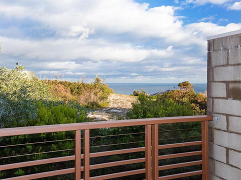 One Mile Ridge', 12a/26 One Mile Close - Stunning Views, Air Con, Infinity Pool - Phillip Island Accommodation 0