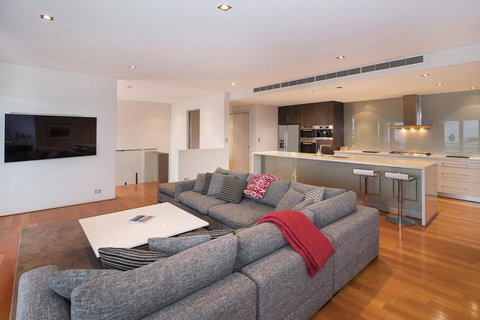 Opulent Oasis - Luxurious Old Dunsborough With Pool And Ocean Views - Phillip Island Accommodation 3