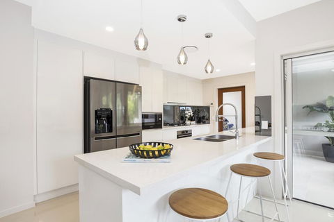 Park Avenue Luxe Townhouse Brand New Sleeps 9 - Phillip Island Accommodation 2