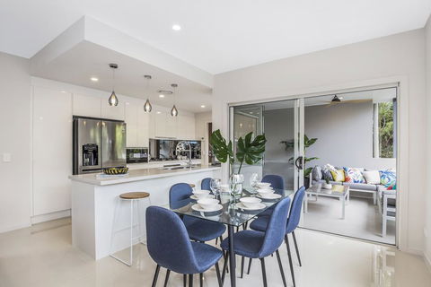 Park Avenue Luxe Townhouse Brand New Sleeps 9 - Phillip Island Accommodation 3