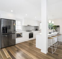 Park Avenue Terrace House Sleeps 9 - Phillip Island Accommodation