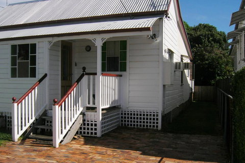 Pine Cottage - Phillip Island Accommodation 0