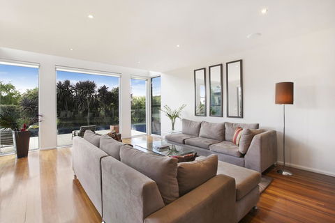 Play A Round - Phillip Island Accommodation 1