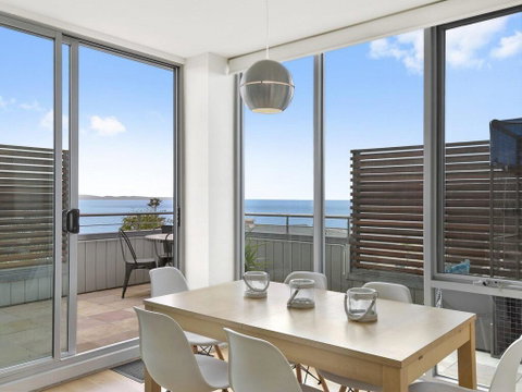 POINT GREY APARTMENT 2 - Ocean VIews With Wifi - Phillip Island Accommodation 3