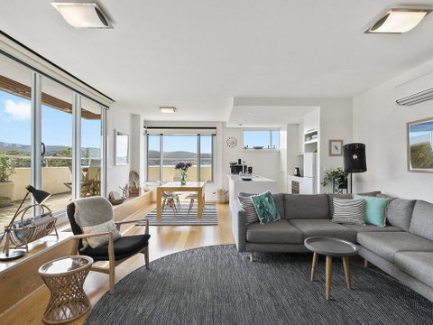 POINT GREY APARTMENT ONE - VIEWPOINT - Phillip Island Accommodation 2