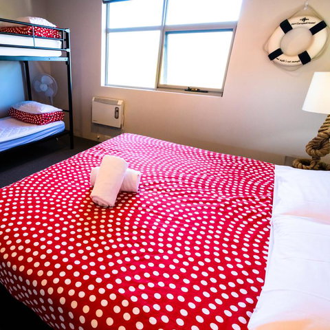 Port Campbell Hostel - Phillip Island Accommodation 3
