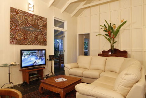 Port Douglas Cottage & Lodge - Phillip Island Accommodation 2