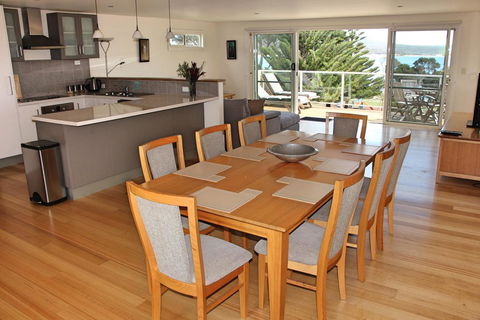 Quarterdeck Apartment - Phillip Island Accommodation 2