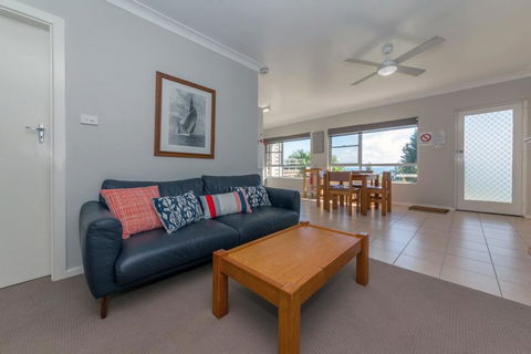 Quarterdeck, Unit 1/ 12 Magnus Street - Phillip Island Accommodation 0