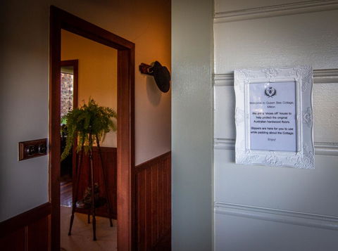 Queen Bee Cottage, Milton - Phillip Island Accommodation 3