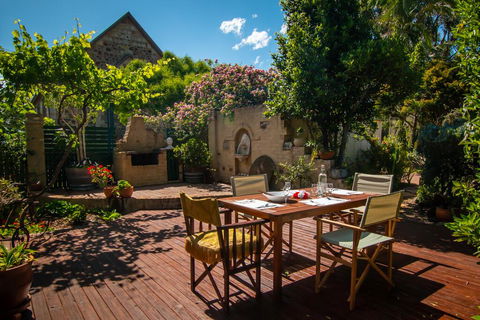 Queen Bee Cottage, Milton - Phillip Island Accommodation 1