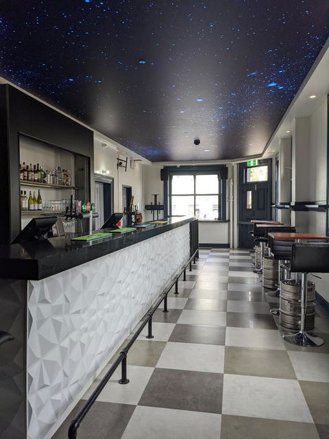 Queen Victoria Hostel - Phillip Island Accommodation 1
