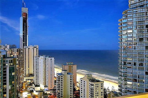 Queensland's Tallest Resort Hamilton Avenue Surfers Paradise - Phillip Island Accommodation 3