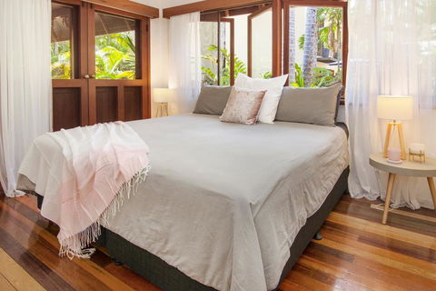 Queenslander At 4 Mile Beach Port Douglas - Phillip Island Accommodation 3