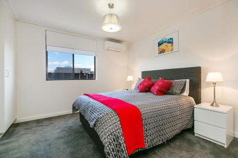 Quiet Comfort In South Yarra - Phillip Island Accommodation 2