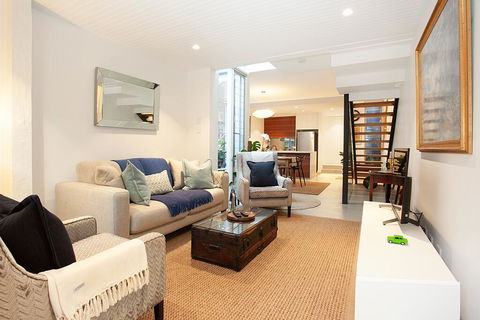 Quiet Family Home With Garden Courtyard Near Cafes - Phillip Island Accommodation 0