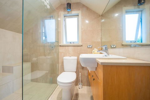 Quiet Private Studio In Strathfield With Kitchenette And Private Bathroom 3min To Station Sleeps 6 - Phillip Island Accommodation 2