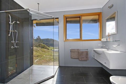 Quins Gap Private Retreat - Phillip Island Accommodation 2