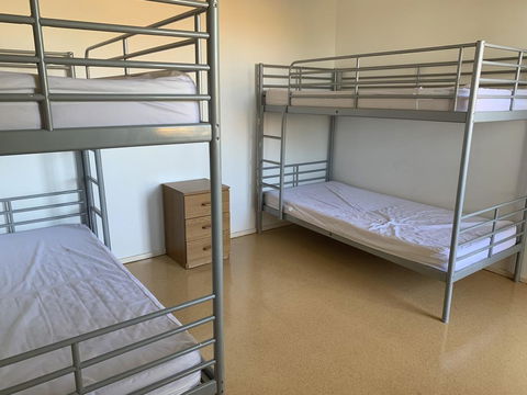 Roey Backpackers And Party Bar - Phillip Island Accommodation 1