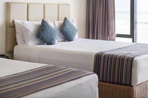 Rydges Esplanade Resort Cairns - Phillip Island Accommodation 3