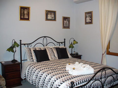 Salter Station. Blanchetown. South Australia - Phillip Island Accommodation 0