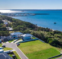Sea breeze Esplanade Beachfront Close Marina Hervey Bay - Phillip Island Accommodation