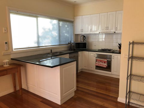 Seagrape Cottage - Phillip Island Accommodation 3