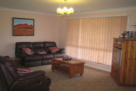 SEASCAPE In NARRAWALLEE - Phillip Island Accommodation 1