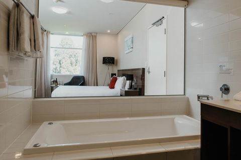 Sfera's Park Suites & Convention Centre - Phillip Island Accommodation 1