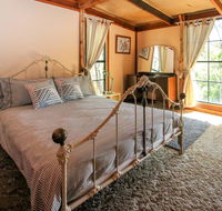 Shady Creek Eco Cabin Peaceful Country Getaway - Phillip Island Accommodation