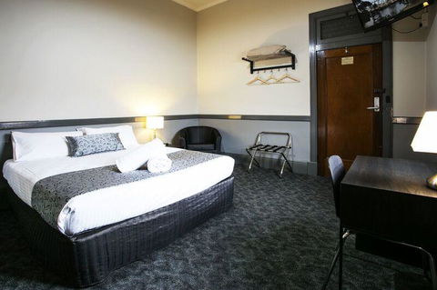 Shenanigans At The Imperial - Phillip Island Accommodation 3