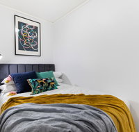 Sleek modern apartment close to everything - Phillip Island Accommodation