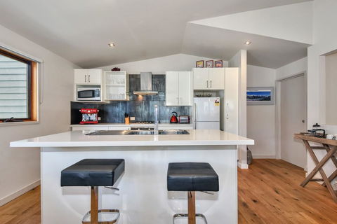 Snow Bound - Phillip Island Accommodation 2