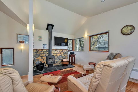 Snow Bound - Phillip Island Accommodation 0