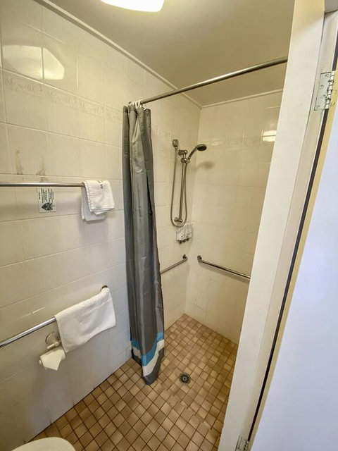 Snow Season Motor Inn - Phillip Island Accommodation 3