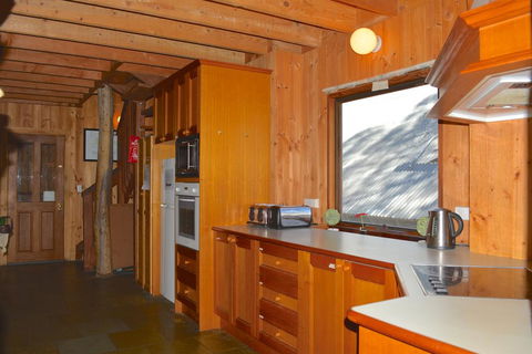 Snowdrop Lodge - Phillip Island Accommodation 2