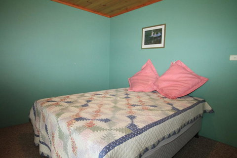 South Sussex's Blue Cottage - Phillip Island Accommodation 3