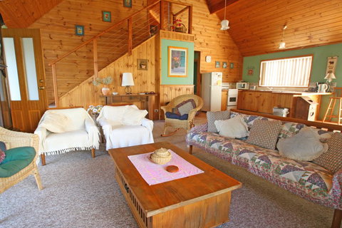 South Sussex's Blue Cottage - Phillip Island Accommodation 2