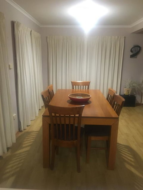 Spacious And Central To CBD - Phillip Island Accommodation 2