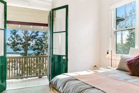 Spacious Harbour View 4bd Home In Sydney CBD - Phillip Island Accommodation 2