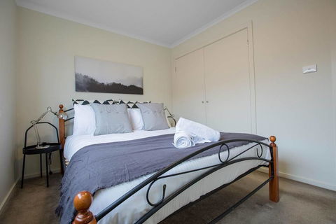 Spacious Lovely 5Beds Home@Point Cook - Phillip Island Accommodation 2