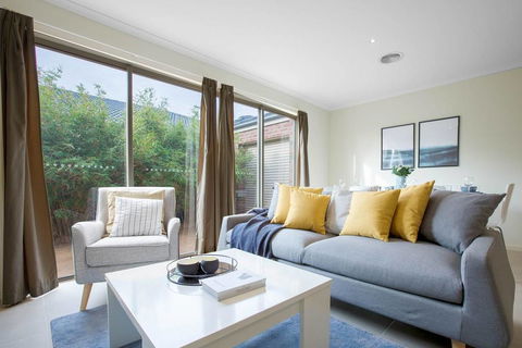 Spacious Lovely 5Beds Home@Point Cook - Phillip Island Accommodation 0