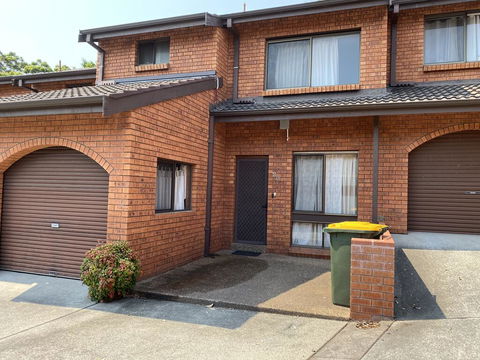 Spacious Townhouse In Wollongong - Phillip Island Accommodation 3
