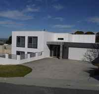 Spectacular Holiday Living - Phillip Island Accommodation