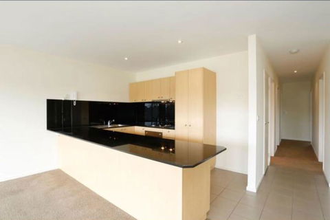 Spectacular River Views In Fabulous Footscray. - Phillip Island Accommodation 3