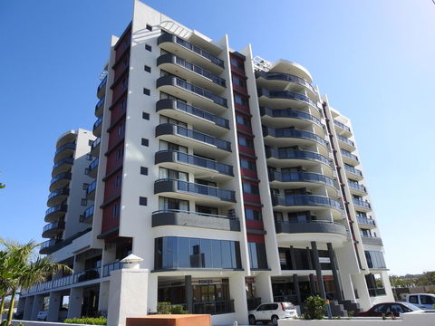 Springwood Tower Apartment Hotel - Phillip Island Accommodation 0