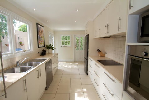 Strahan House - Phillip Island Accommodation 2