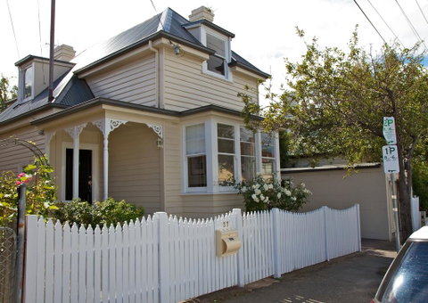 Strahan House - Phillip Island Accommodation 1