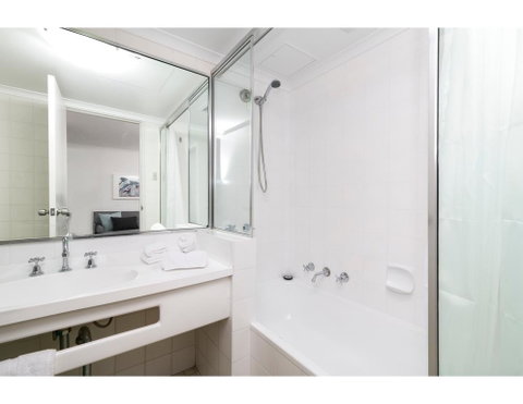 Striking And Super Convenient Studio With Balcony - Phillip Island Accommodation 2
