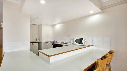 Studio With Balcony At College St - Phillip Island Accommodation 1